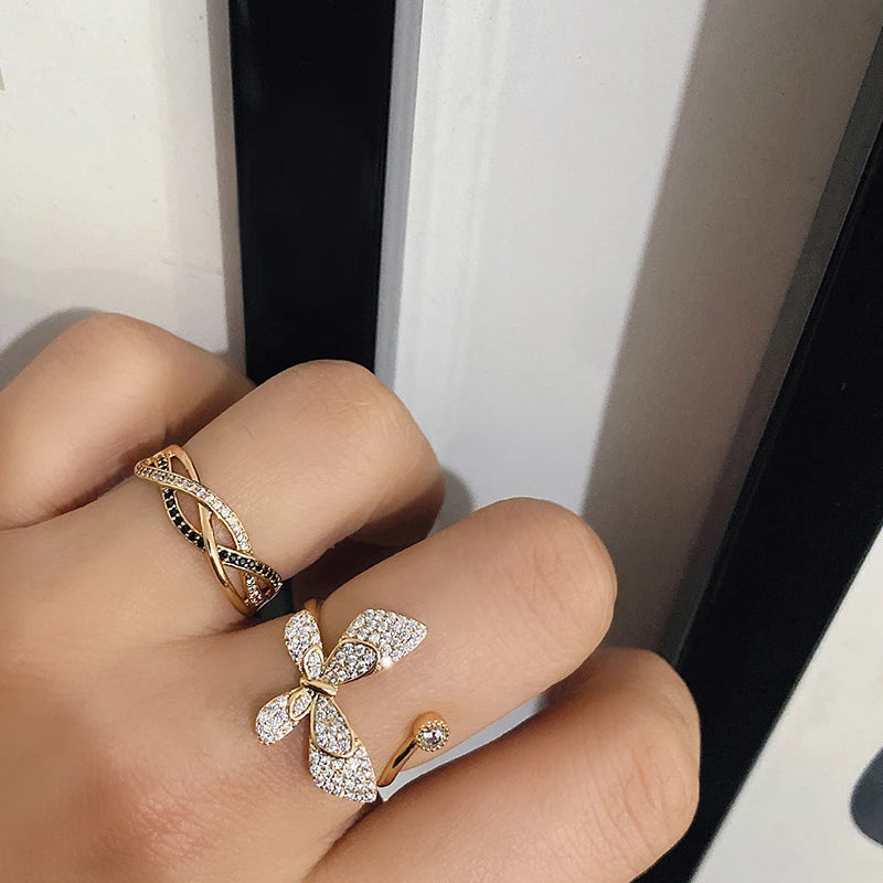 The Nova Ring – Rose Gold Twist with Natural Zircon