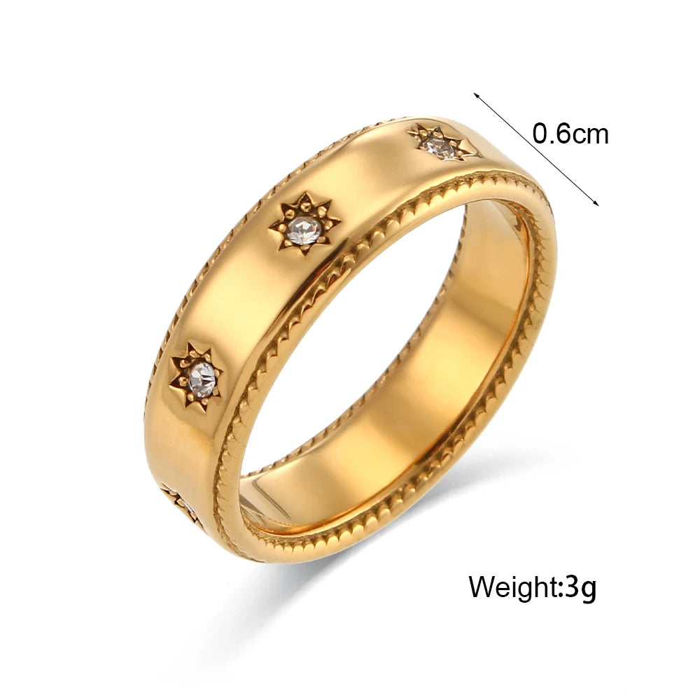 The Sol Ring – Star-Set Band in Gold